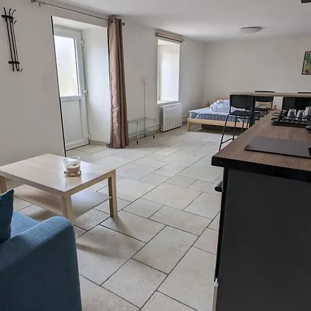 度假居 La Couze Pavin Saint-Diery